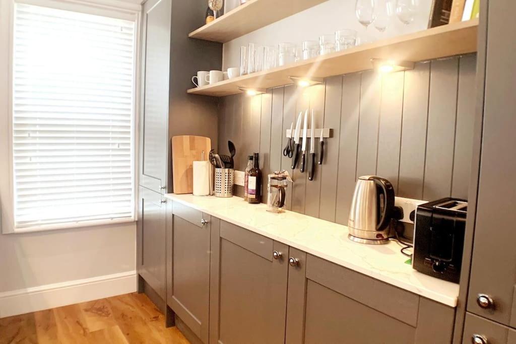 A Beautiful And Stylish 2 Bed Flat Close To Beach Bornemouth Extérieur photo