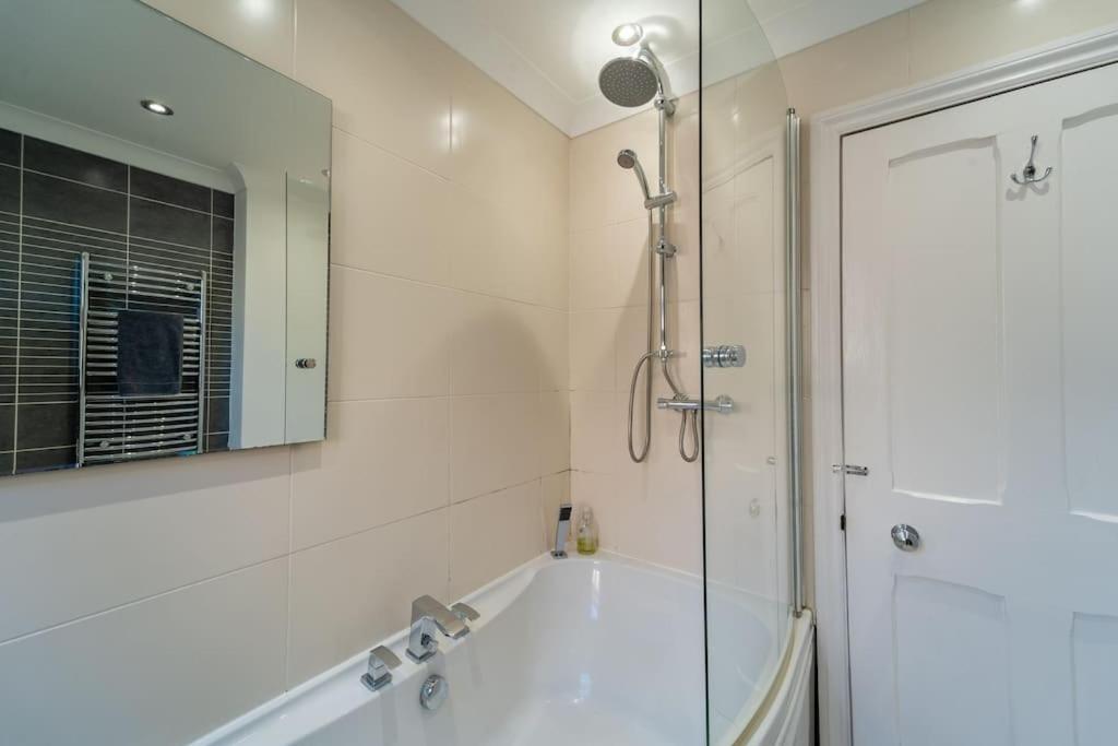 A Beautiful And Stylish 2 Bed Flat Close To Beach Bornemouth Extérieur photo